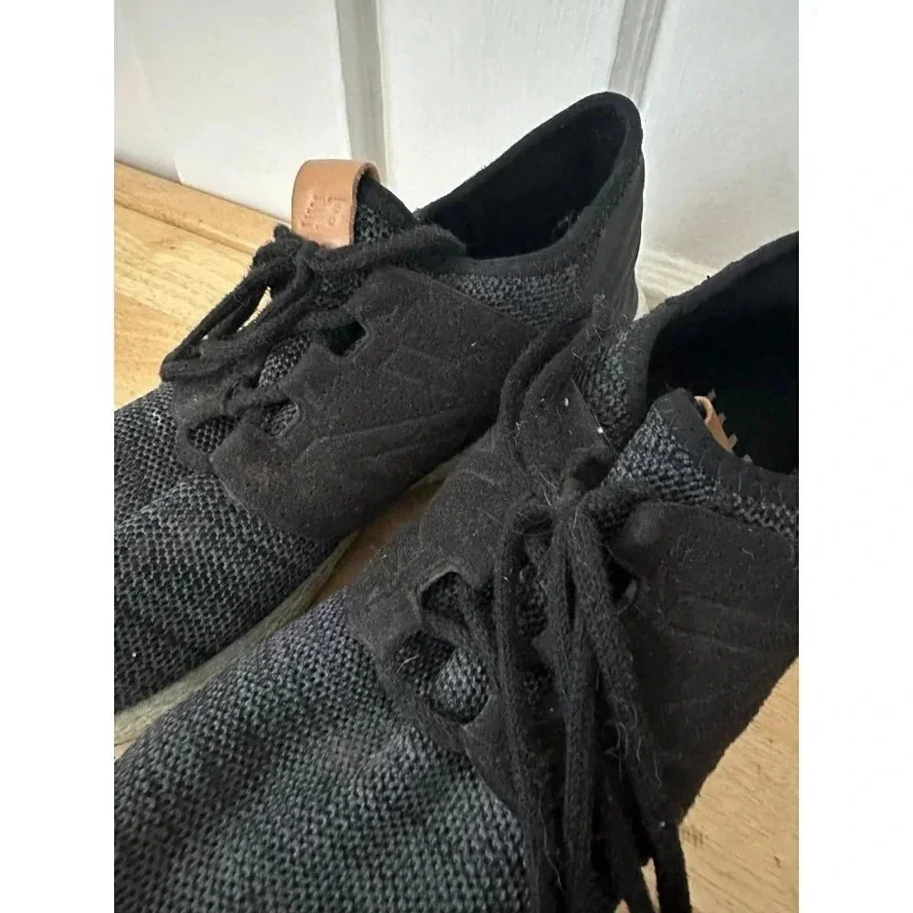 New Balance Men’s size 10 sneakers
